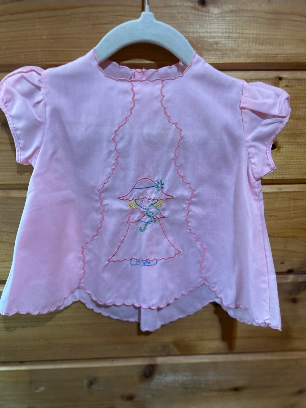 Vintage 60s Pink Sunbonnet Girl Embroidered Baby Blouse Scalloped Trim